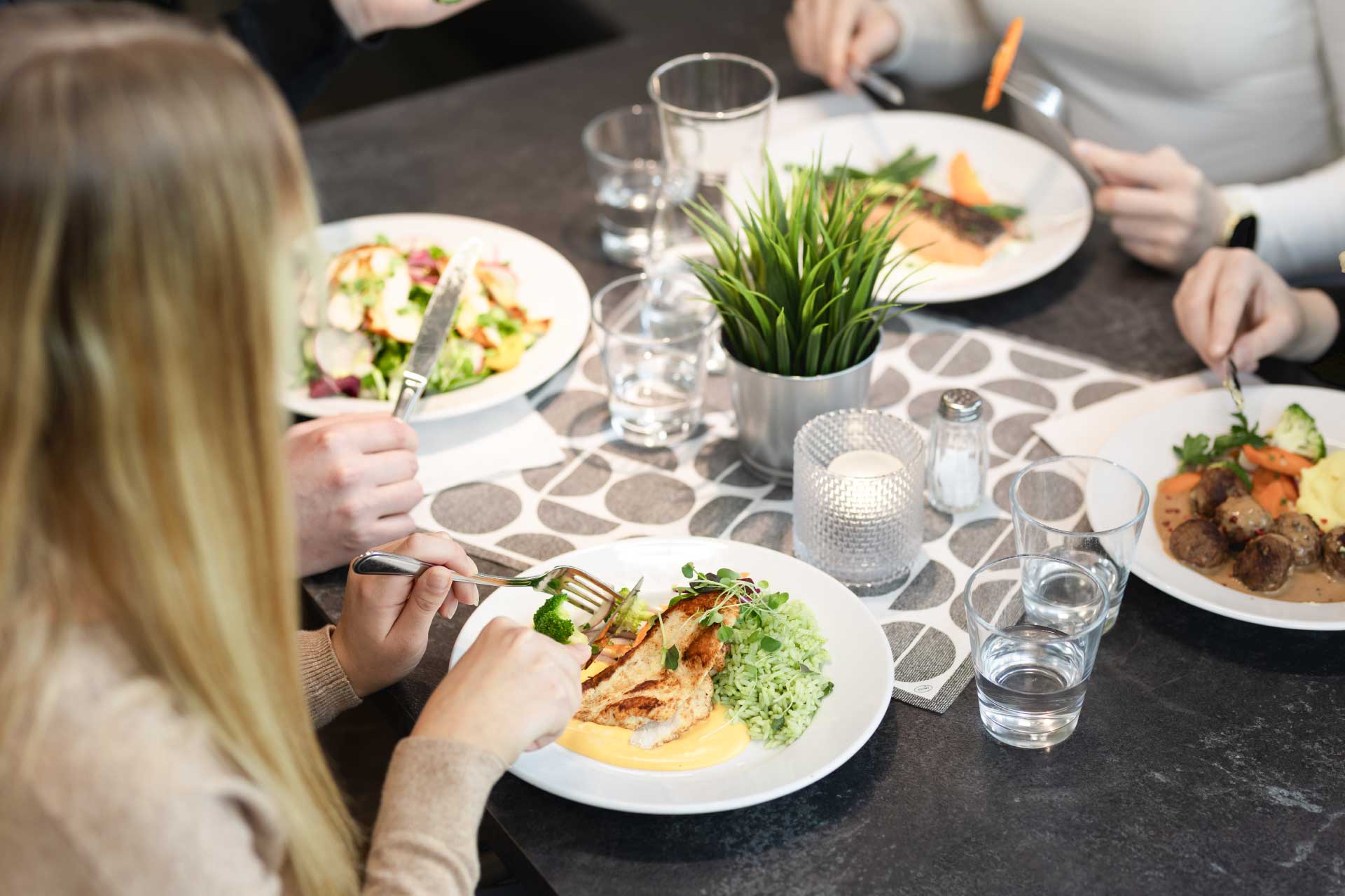 Ninan Keittiö Kangasala, Lounaskievari